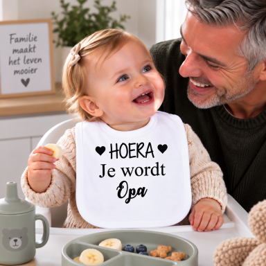 Baby Slabbetje met tekst -  hoera je wordt oma